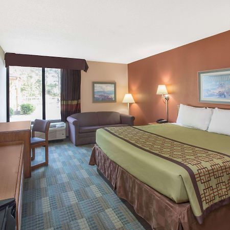 Days Inn By Wyndham Myrtle Beach Socastee Dış mekan fotoğraf